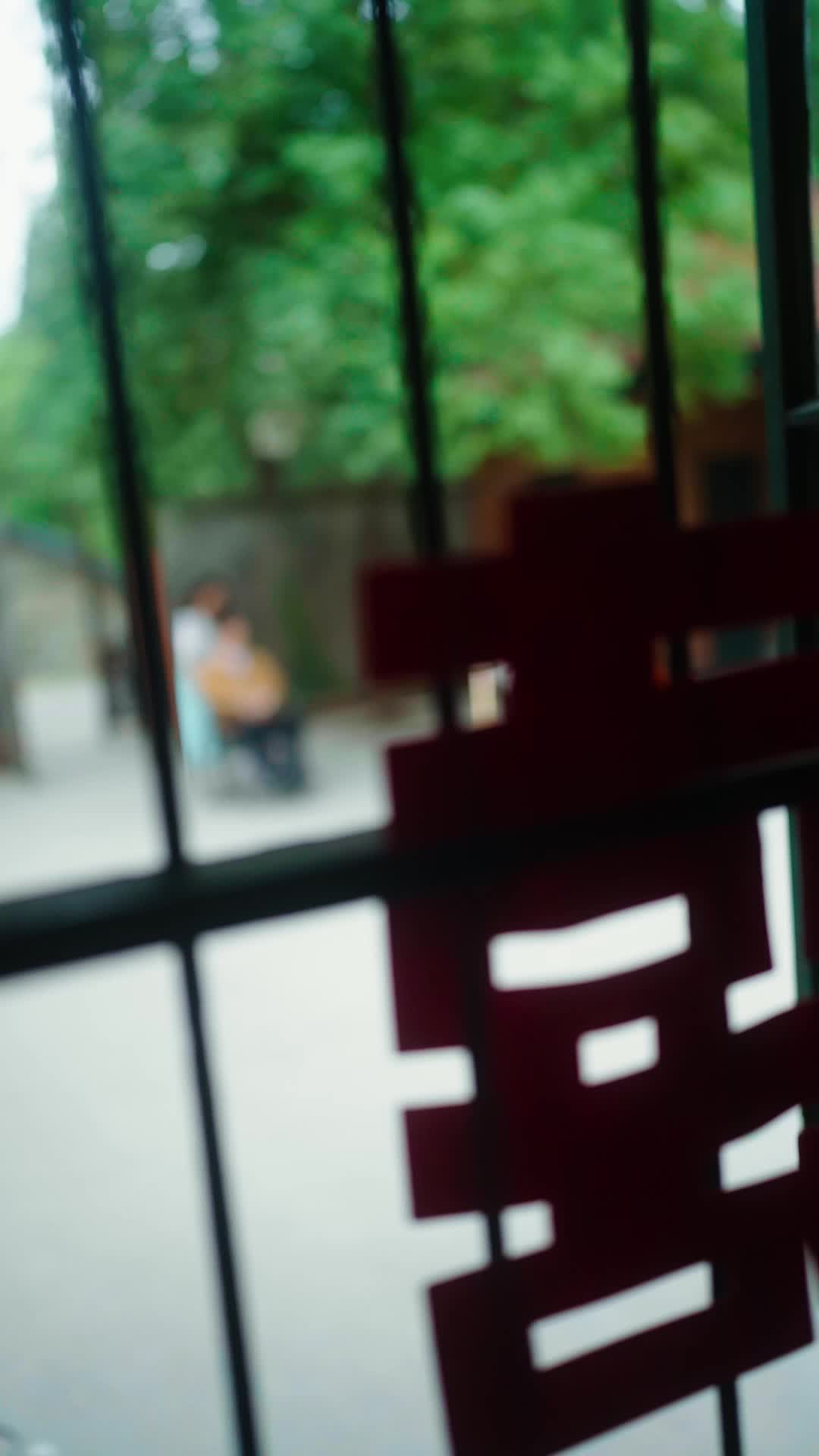 الحلقة 14 - زوجة الثمانينات والضابط العنيد